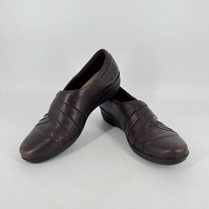Clarks Brown Leather Comfort Loafers Slip On Women’s Size 7 Cushioned